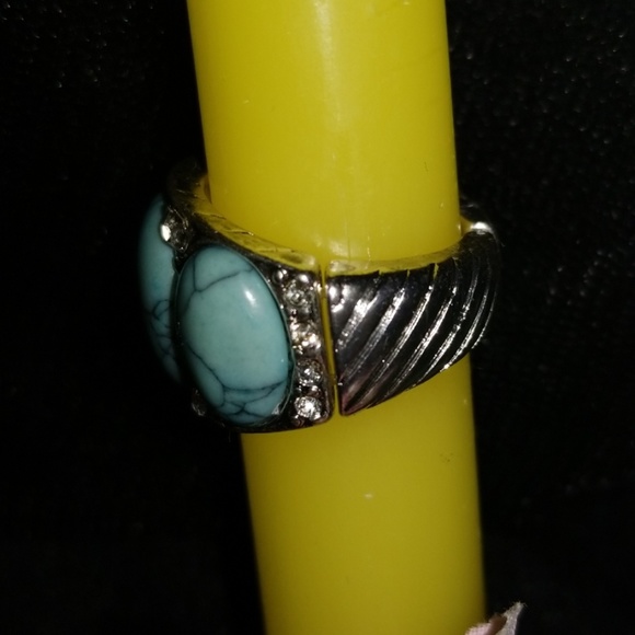 Chunky Silver Tone Stretch Ring - Picture 3 of 8